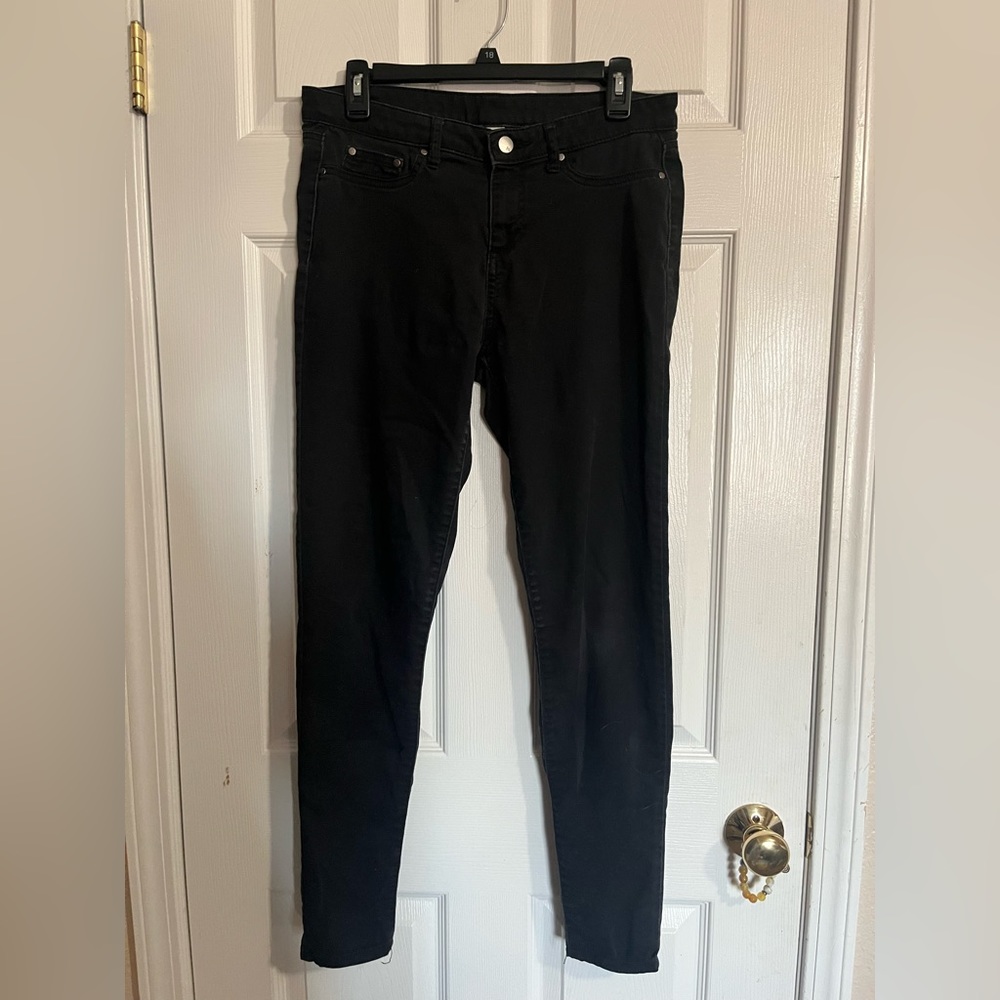 black skinny jeans